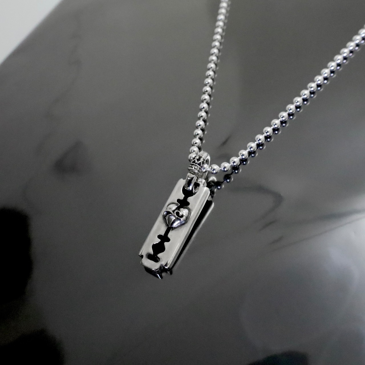 BOLD BLADE with HEART PENDANT / ボールドブレード ウィズ ハートペンダント