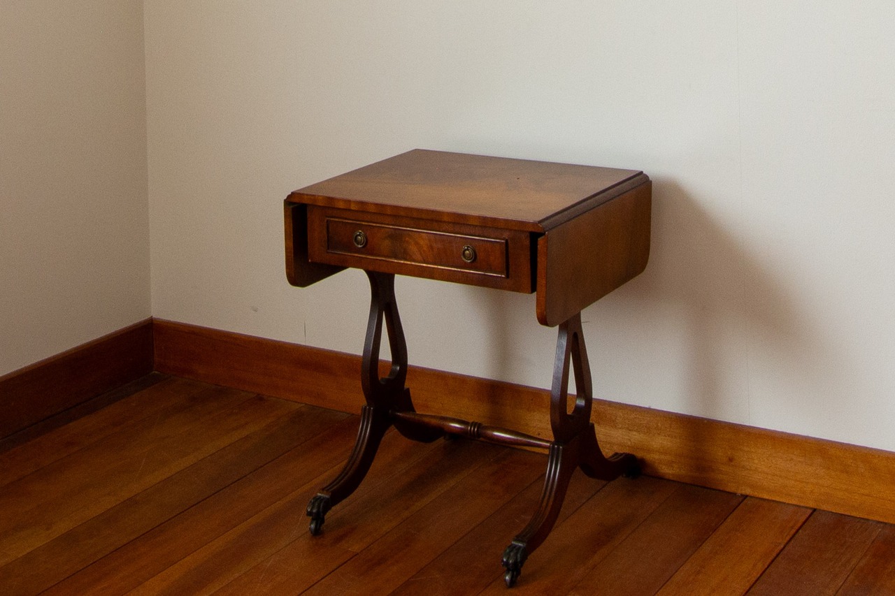 用途や気分に合わせて上げたり下げたり。アンティークDrop-Sideテーブル。　マホガニー材/1930-1950年頃/アンティーク家具/サイドテーブル