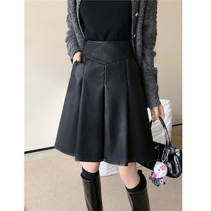 faux leather pleated a-line skirt＜sk3390＞
