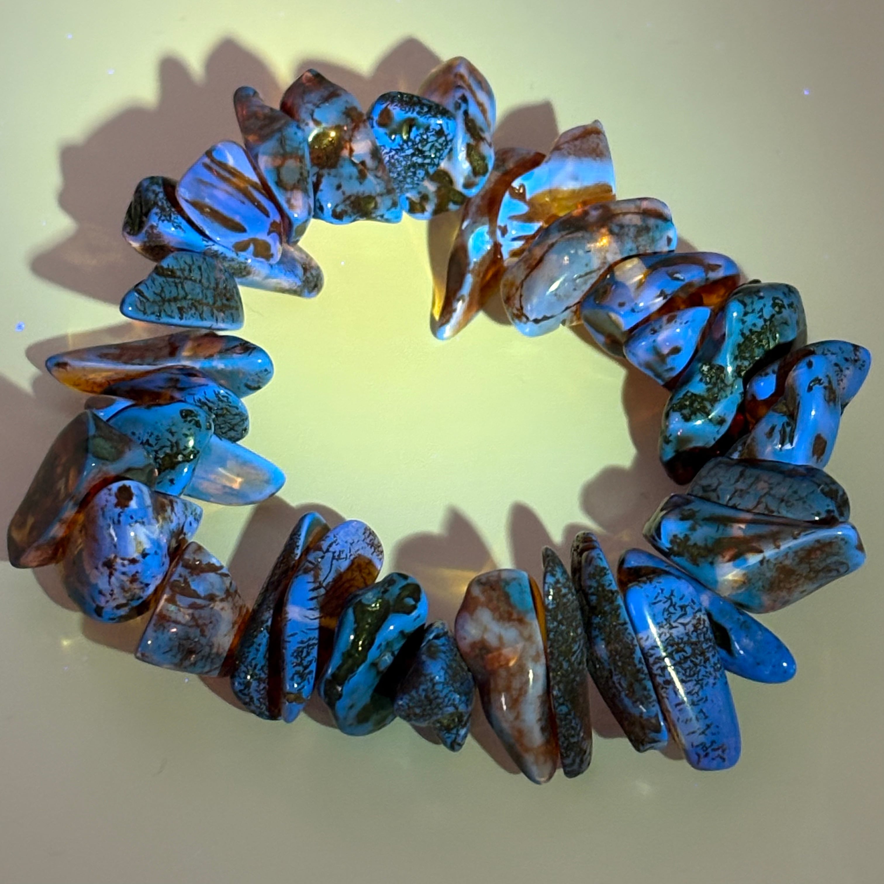 琥珀amber バルト海沿岸産 さざれブレス不定形、内周15㎝ | ヒロ