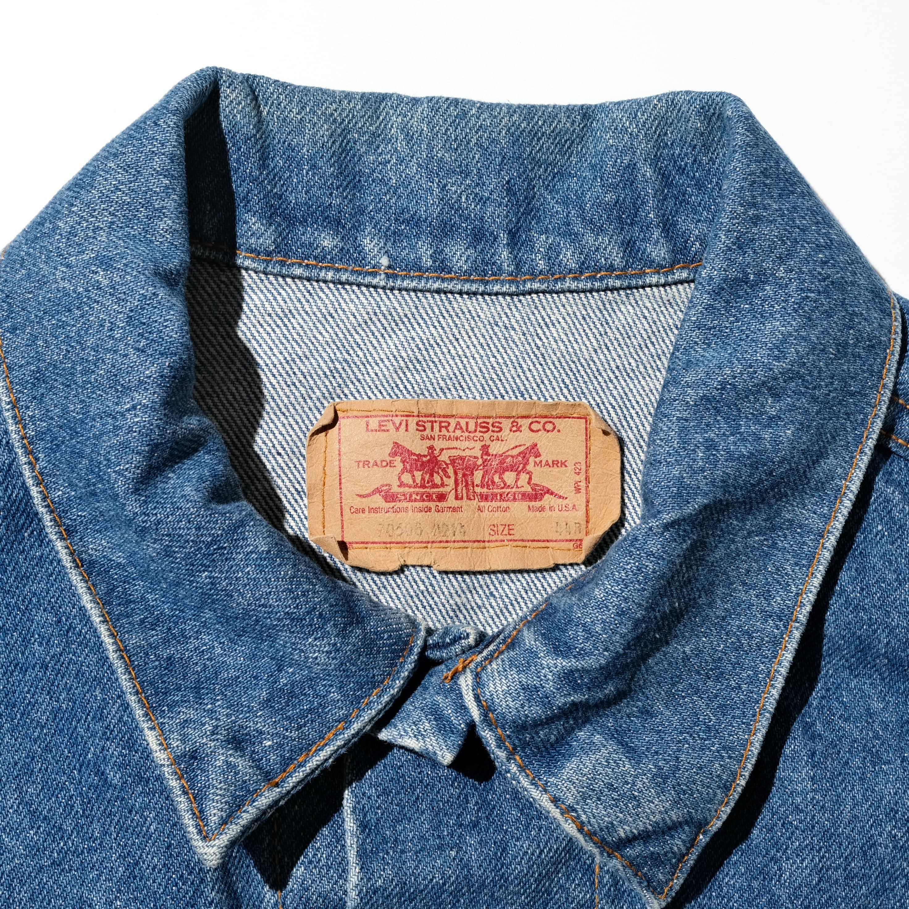 80's Levi's 70506 embroidered denim jacket made in USA size 44