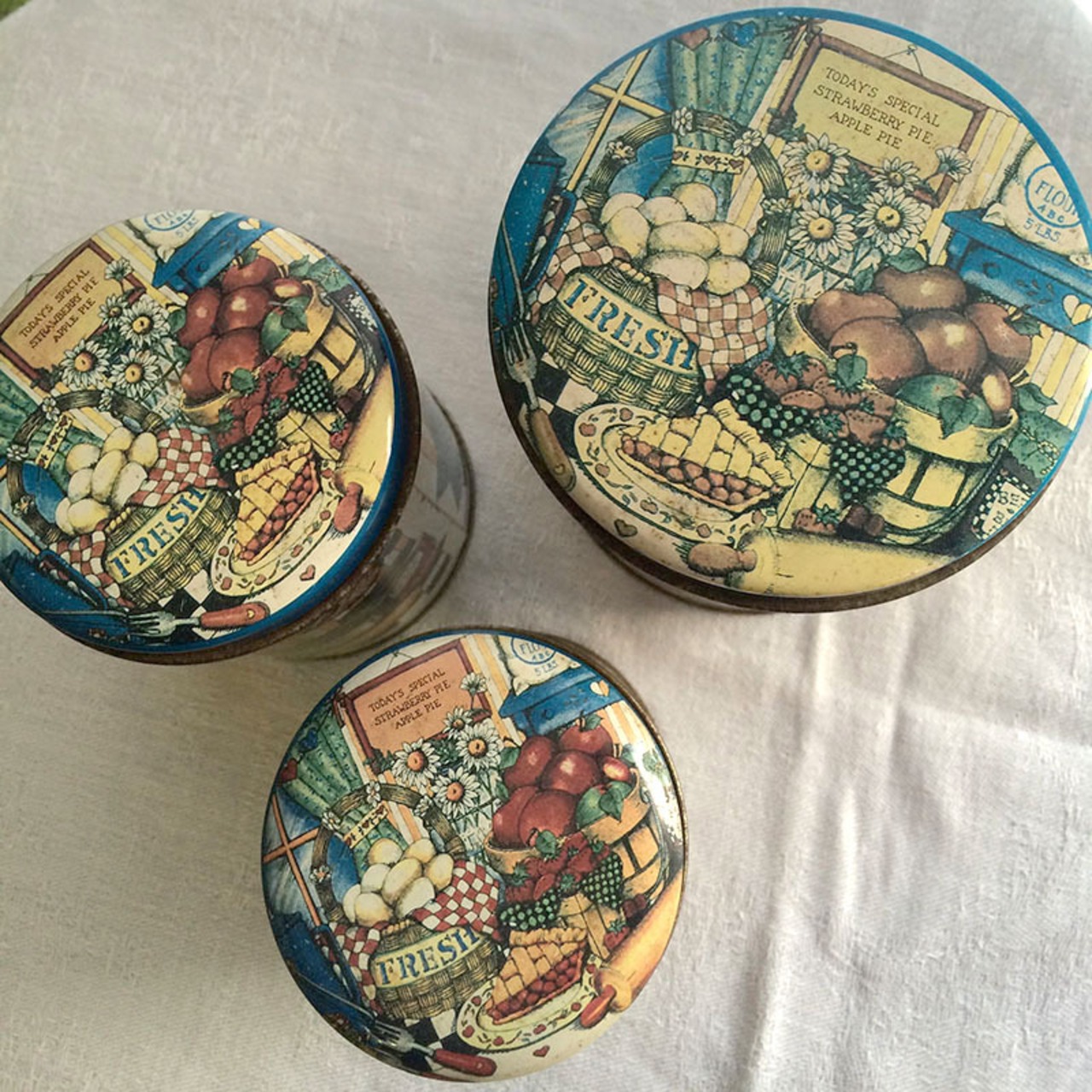 TIN缶 アップルパイ ピクニック模様 入れ子缶筒_ 14OTc3