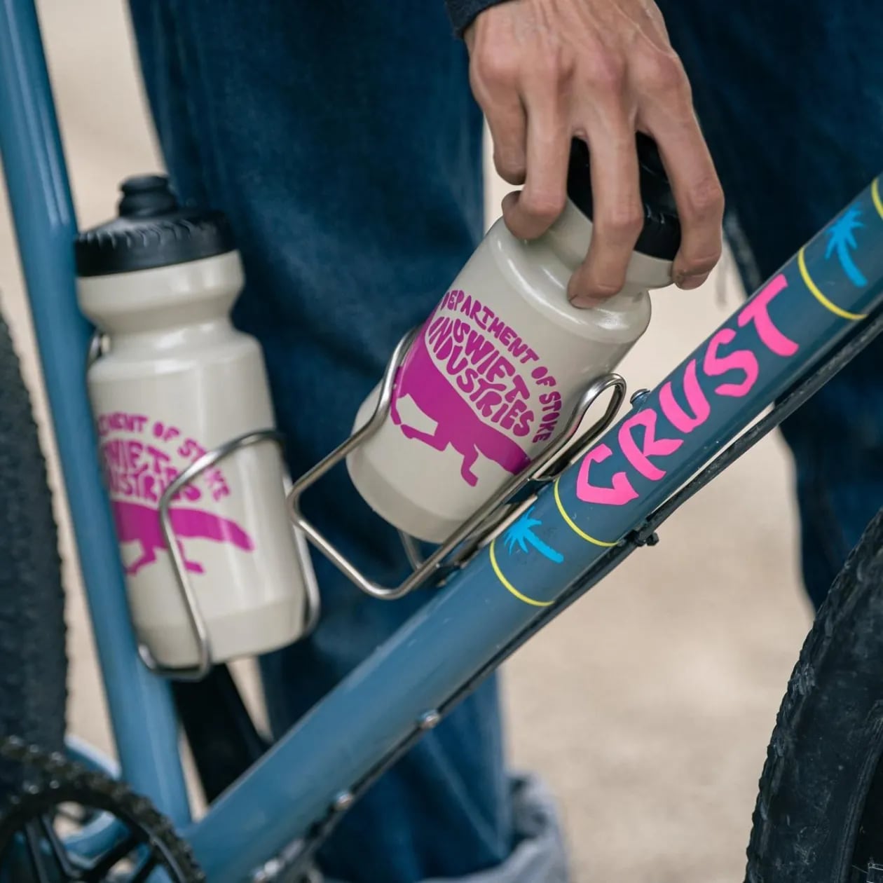SWIFT INDUSTRIES 【Department of stoke water bottle 】スウィフト