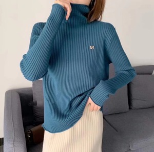 Mバッジ リブタートルニット AJ111-029　