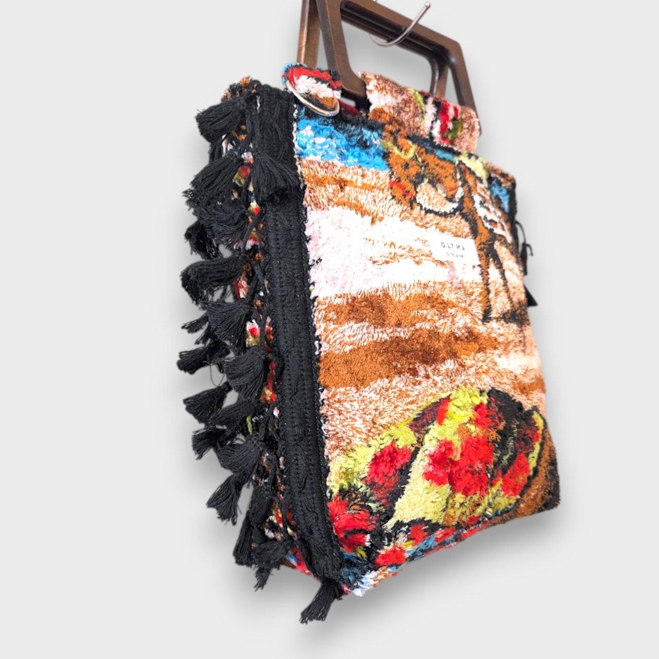 Vintage Tapestry Side Tassel Bag – Camel Scene