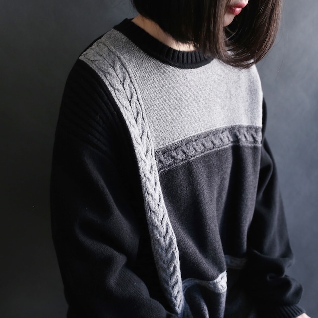 monotone pattern cable knit loose sweater