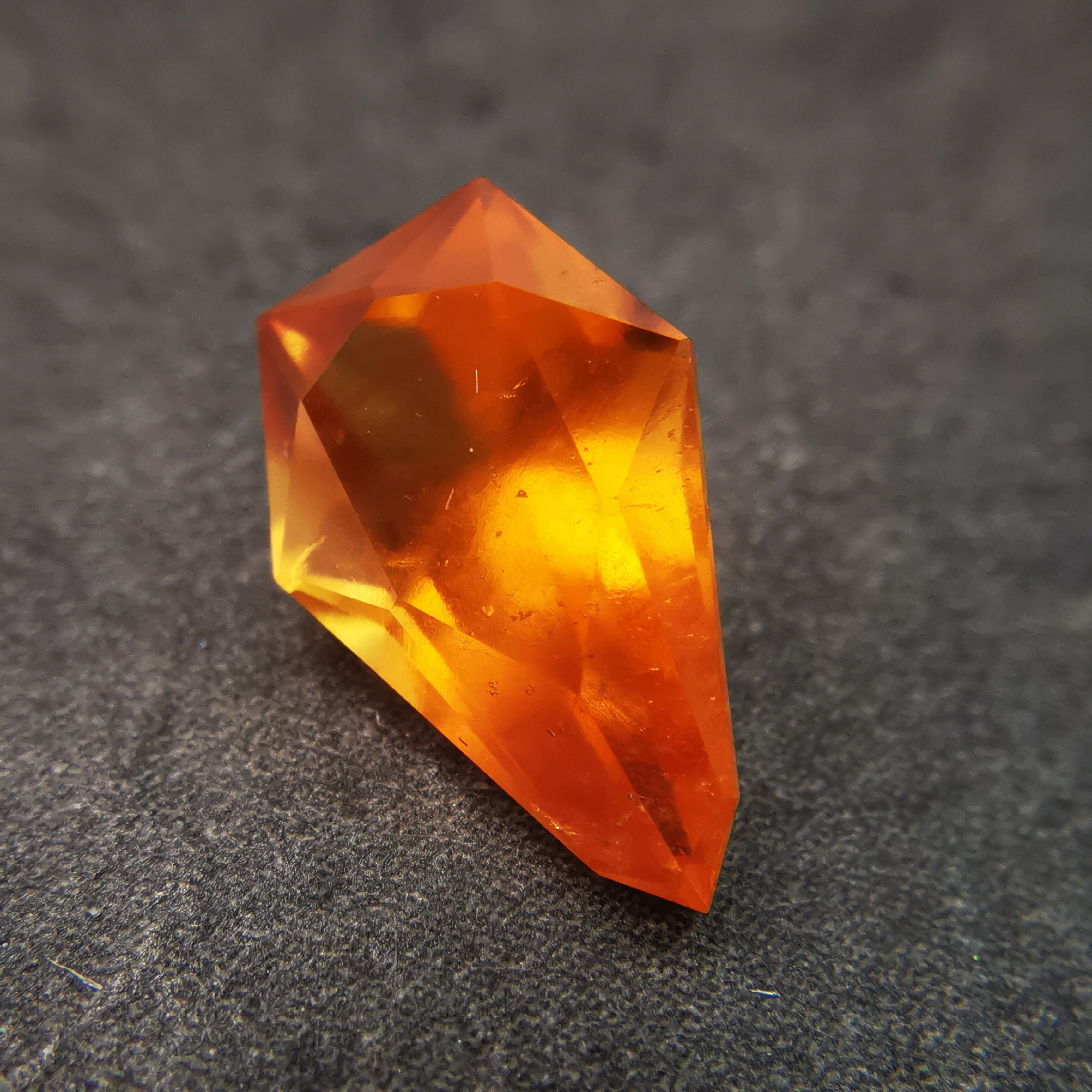 スペサルティンガーネット 2.008ct / E-3421A | Tam＆Tam Gem