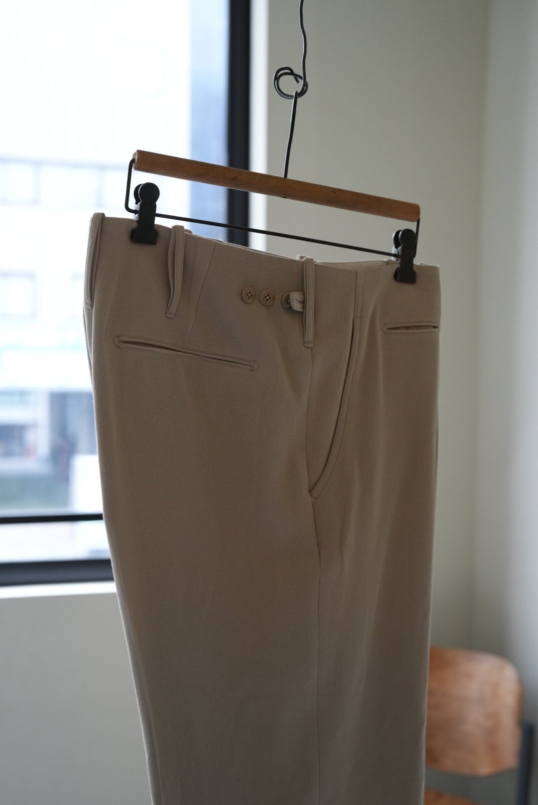 MAATEE&SONS CHINO TROUSER | TOMMY'S KURAMAE