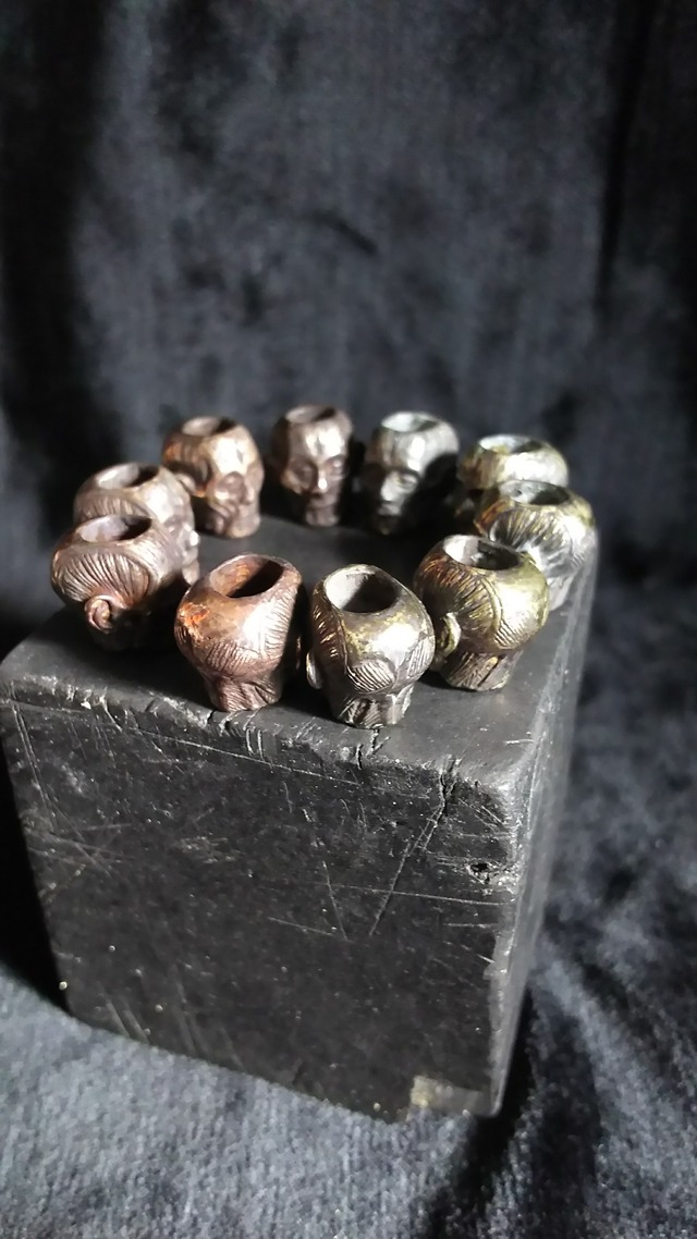 skullbell | kinsfolk