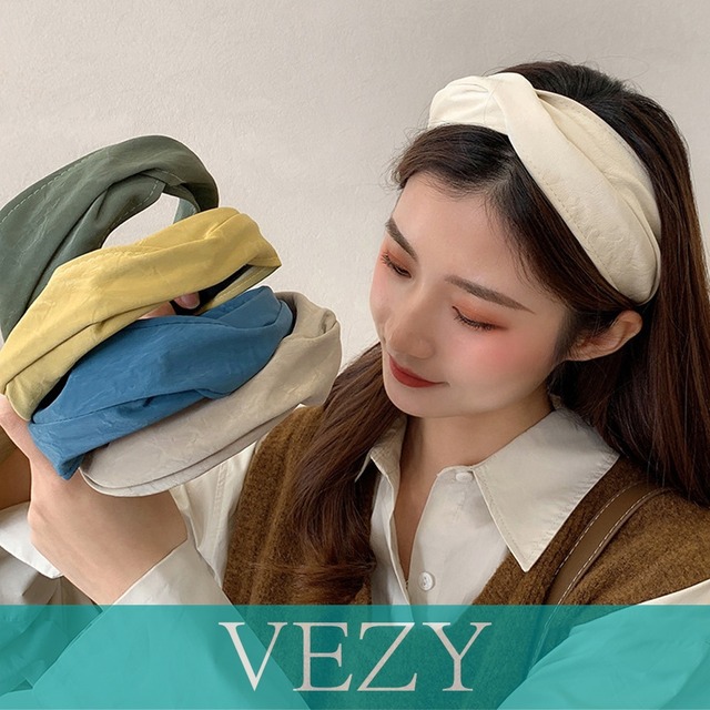 ツイスト ワイドカチューシャ 小顔洗顔 おしゃれ 幅広カチューシャ 大人可愛い ヘアアクセサリー 痛くない 髪飾り シンプル ヘアアレンジ トレンド ヘアアクセサリー  VEZY ベジー  ItemNo.【24087555】