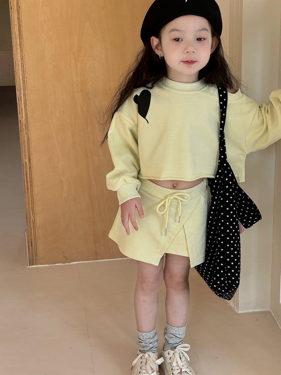 ショート丈ハートトレーナー×インパン付きミニスカート　セットアップ