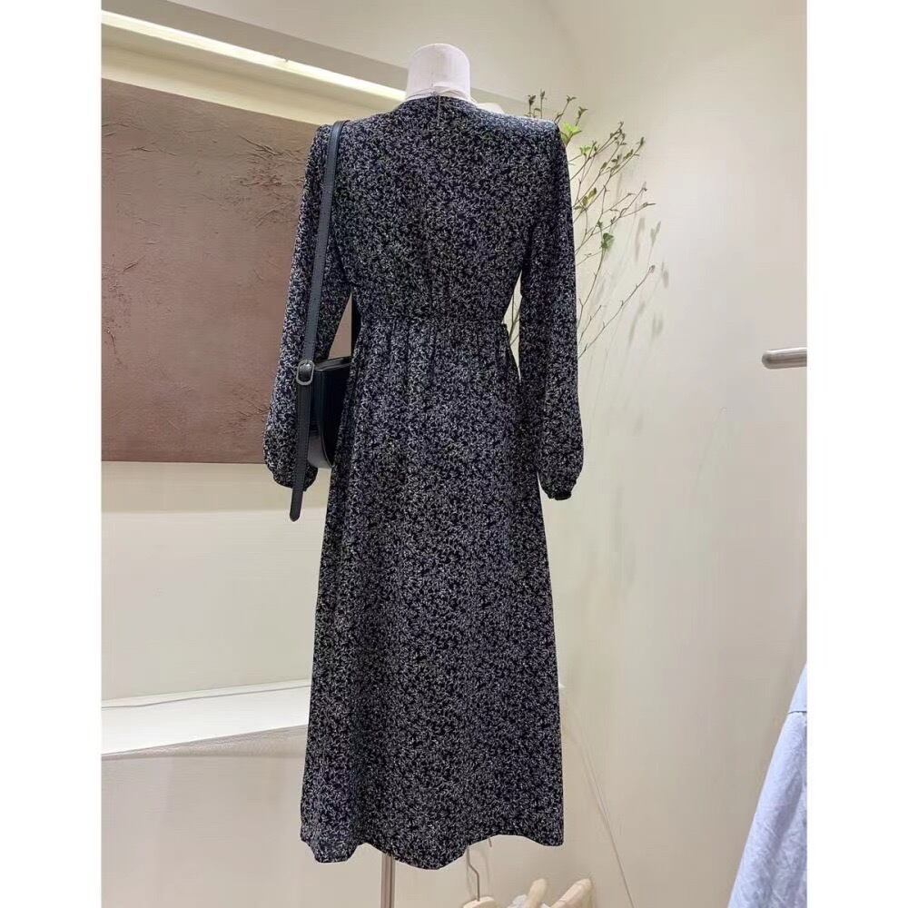 フロントボタン花柄ワンピース