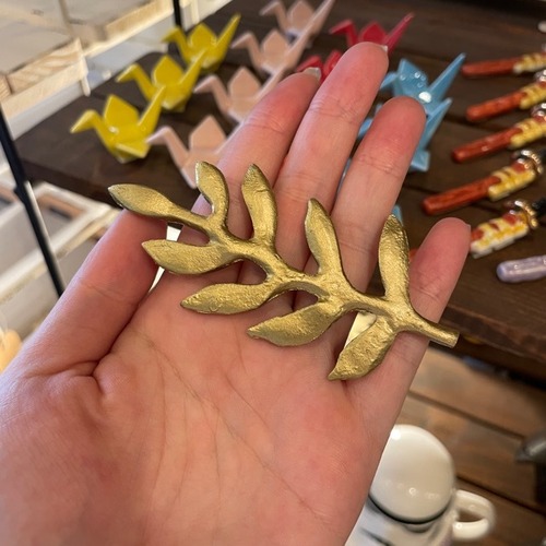 Aluminum Plant Chopstick Rest Sage Gold / アルミプランツハシオキ セージゴールド 箸置き 植物 ゴールド エレガント 上品 かわいい ギフト プレゼント キッチン雑貨