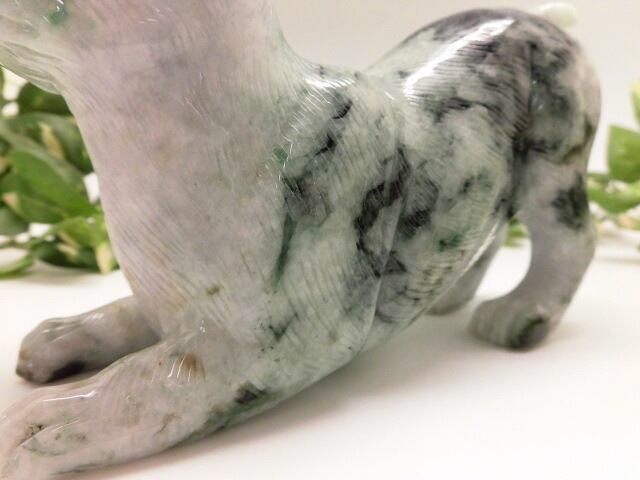 【送料無料】ミャンマー産天然翡翠犬　no.2