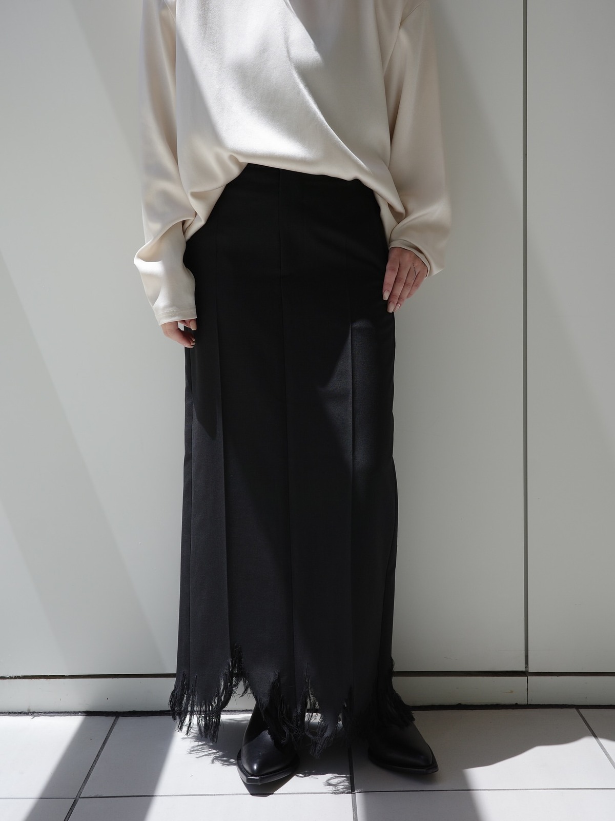 KANAKO SAKAI | KS2502072 DISTRESSED WOOL SKIRT - BLACK - | Sumer梅田