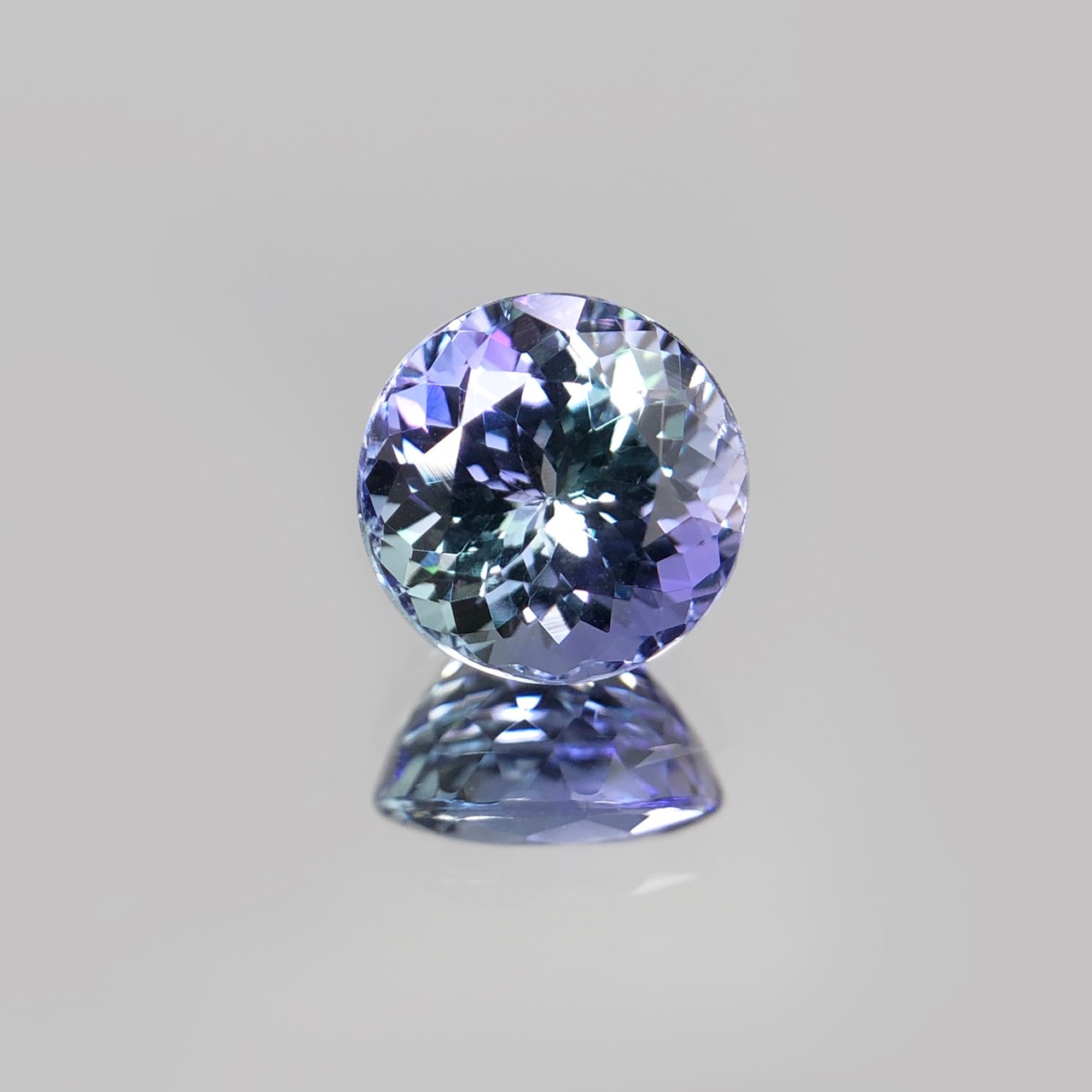 鑑別書付き 非加熱タンザナイト 2.394ct ルース ラウンド バイカラー