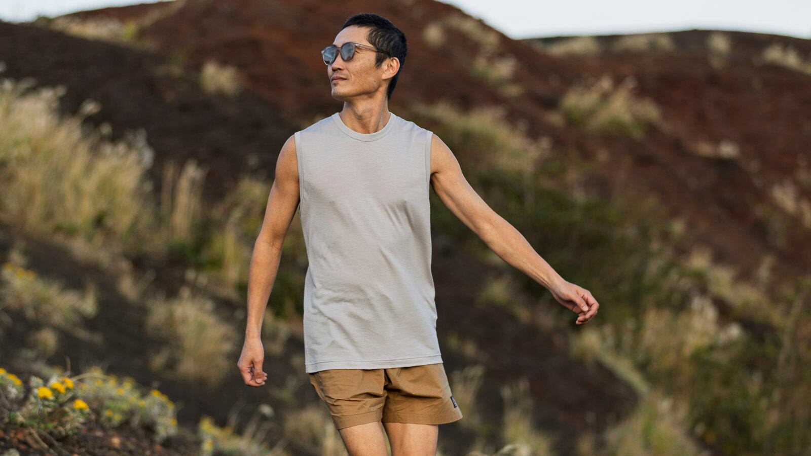 山と道 / 100% LIGHT MERINO SLEEVELESS（MEN） | st. valley house