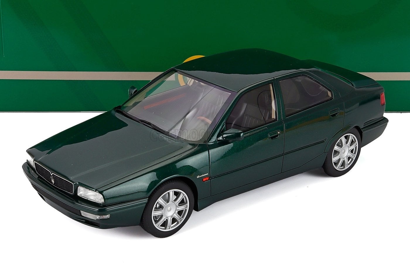 ミニカー 1/18 マセラティ クアトロポルテ CULT-SCALE MODELS 1/18