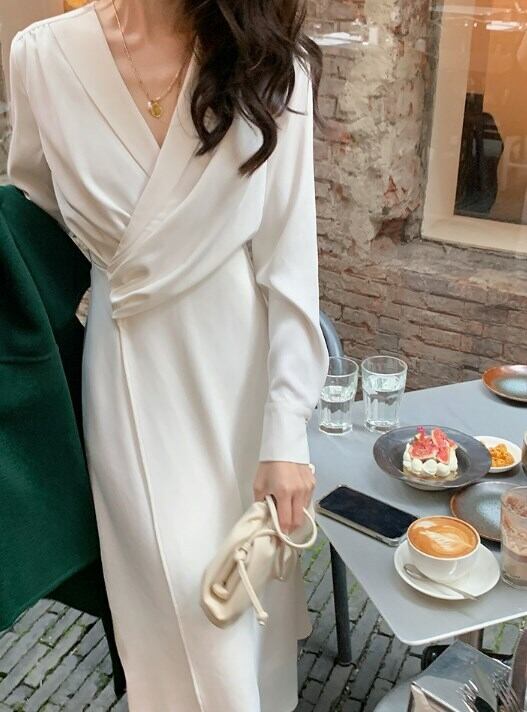 ドレス ロング ロング丈 袖あり 長袖 Vネック スリム フレンチ かわいい 大人可愛い きれいめ シンプル 大人 上品 おしゃれ お洒落 大人可愛い 大人女子 ラブリー キュート ガーリー 個性的 セクシー エレガント お姫様 お嬢様 清楚 無地 10代 20代 30代 レディース 女性用 デート 女子会 パーティー イベント レストラン 韓国 韓国系 オルチャン ファッション コーデ スタイル 美脚 春 秋 二次会 2次会 1.5次会 お呼ばれ S M L XL ホワイト