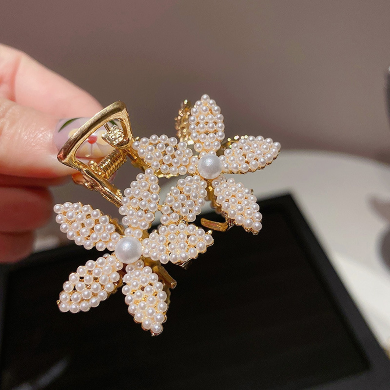 ミニヘアクリップ　ヘアアクセサリー　ヘアアクセ　パール　ビジュー　花モチーフ　ゴールド 