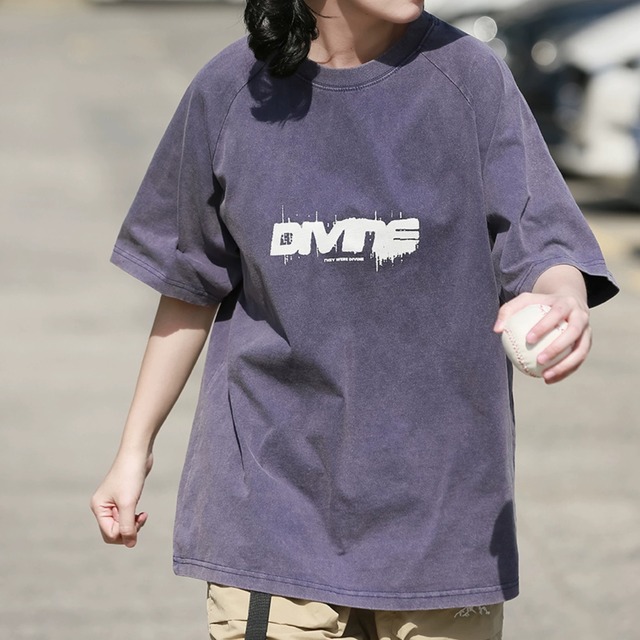 ウォッシュ加工ロゴプリントTシャツ