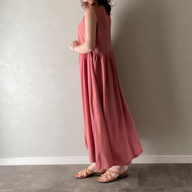 ワンピース ノースリーブ 接触冷感 タック サーモンピンク M Lサイズ En Salon ワンピース ノースリーブ 接触冷感 タック サーモンピンク M Lサイズ En Salon