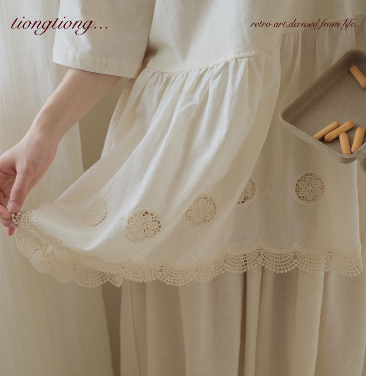 ナチュラル刺繍レース ペプラムブラウス｜コットン100% ゆったり半袖トップス