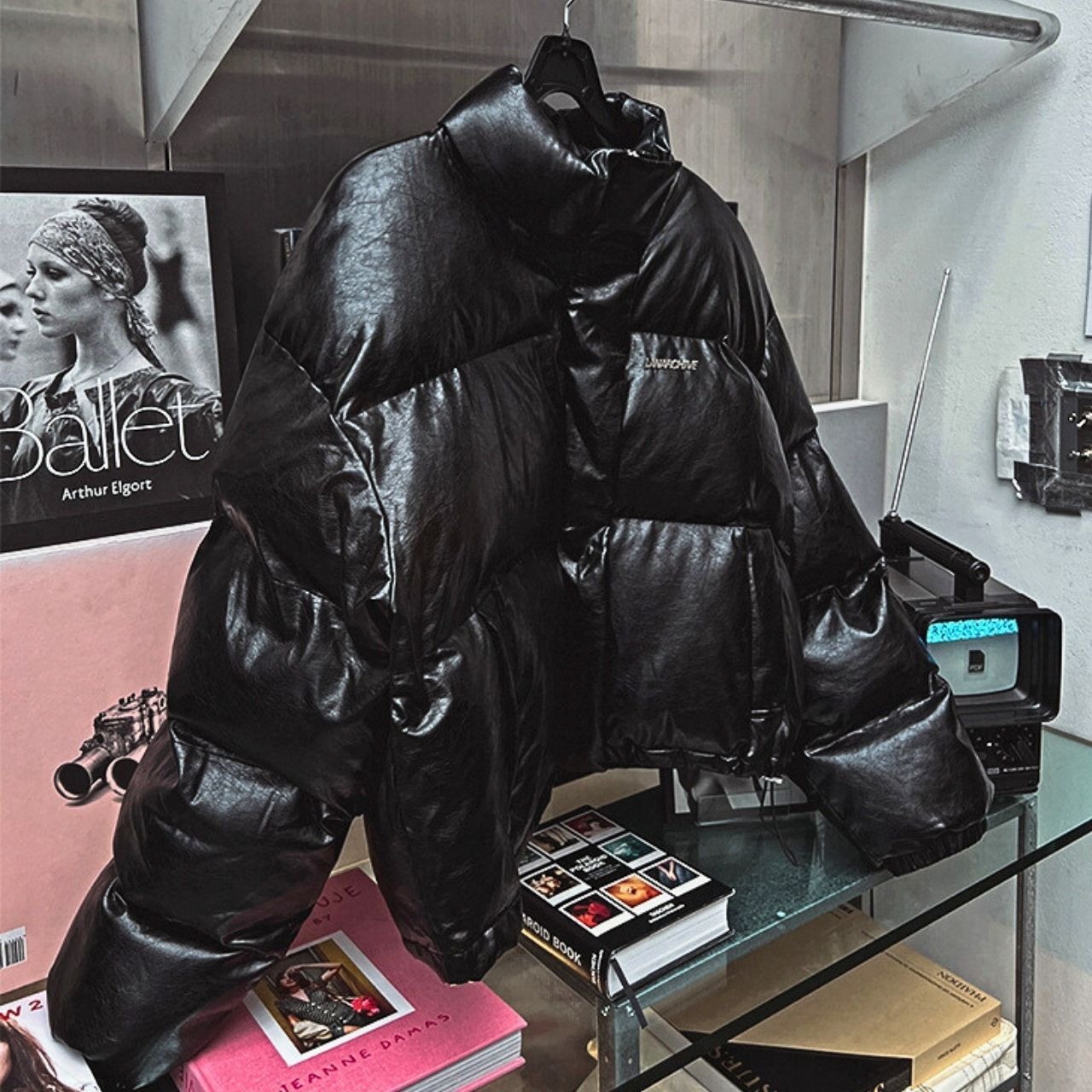 レザー風ボリュームコットンブルゾン　1005