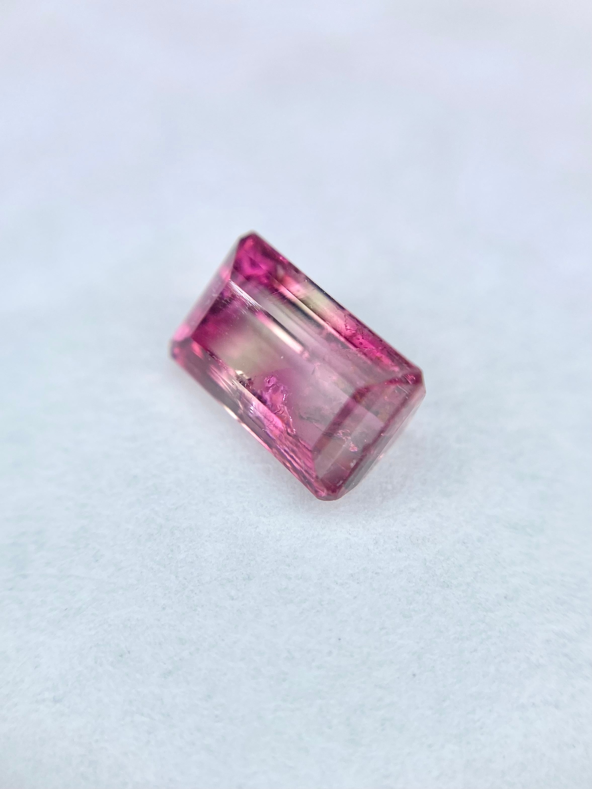 バイカラートルマリン 2.71ct ルース ビビットかつ大人カラーピンク×淡