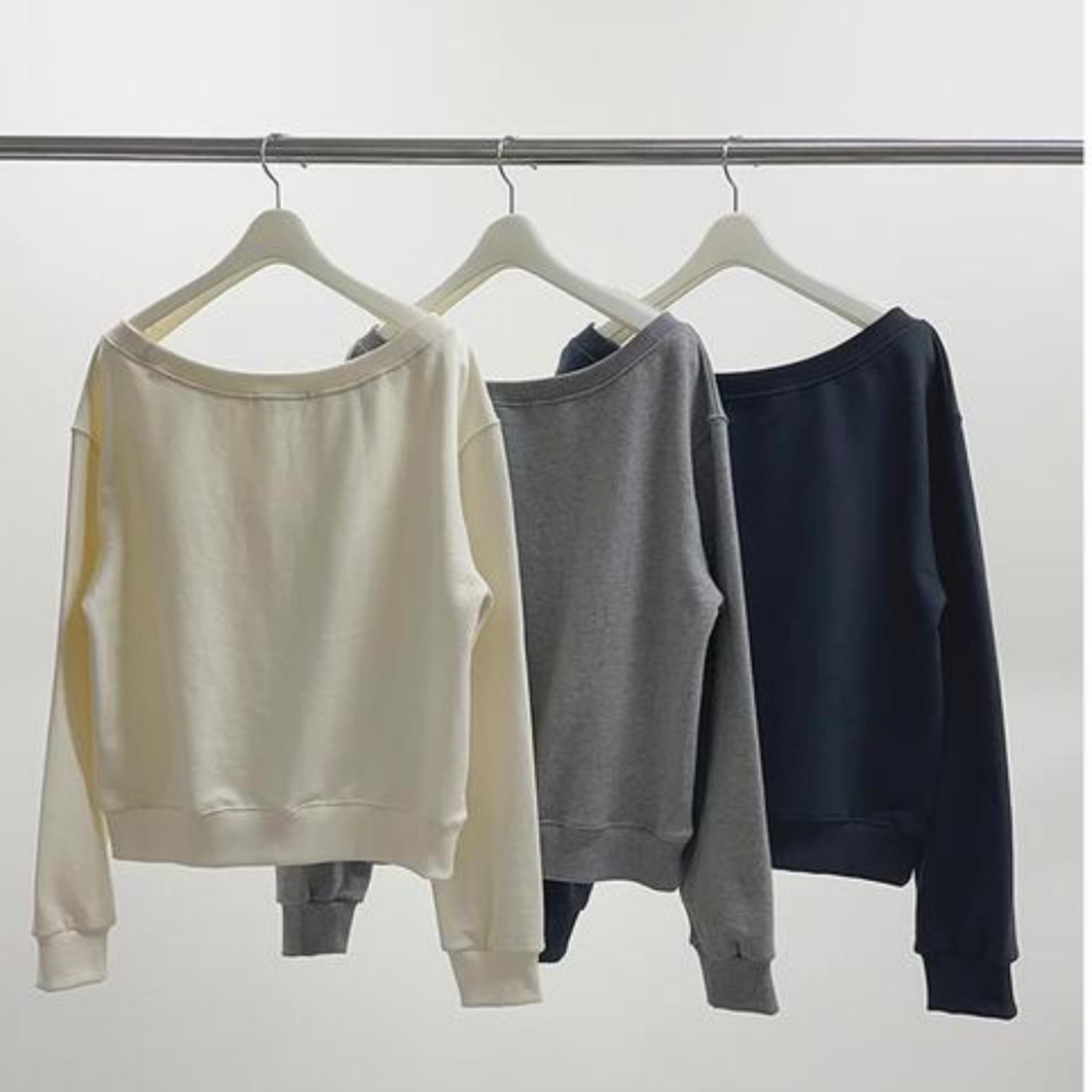 【即納】off shoulder sweat tops