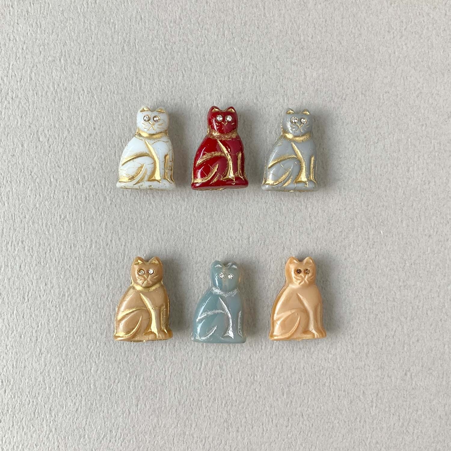 新色追加〉ビジューアイお座り猫チェコビーズ（20mm） | Dua