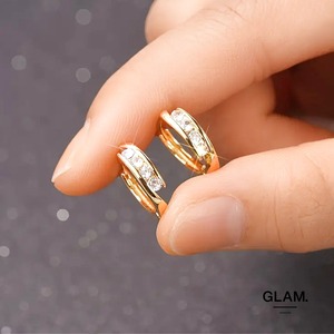 シャイニーリュクスピアス