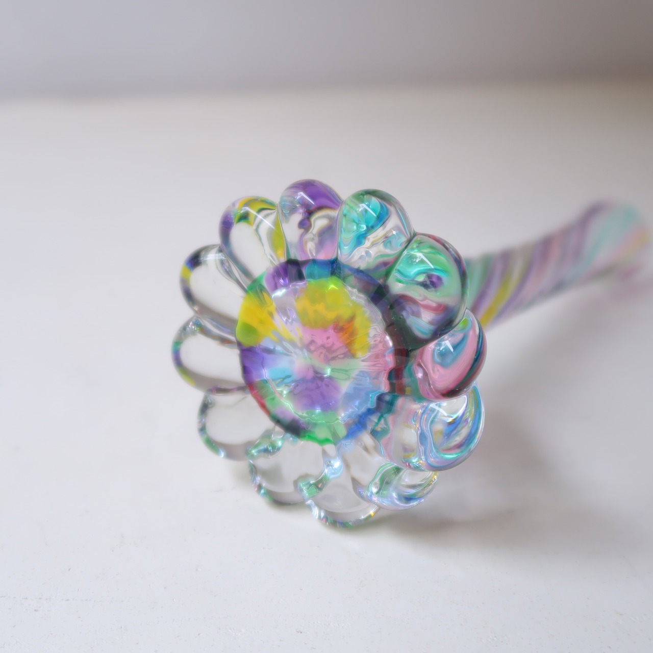 パープルネオンの花瓶