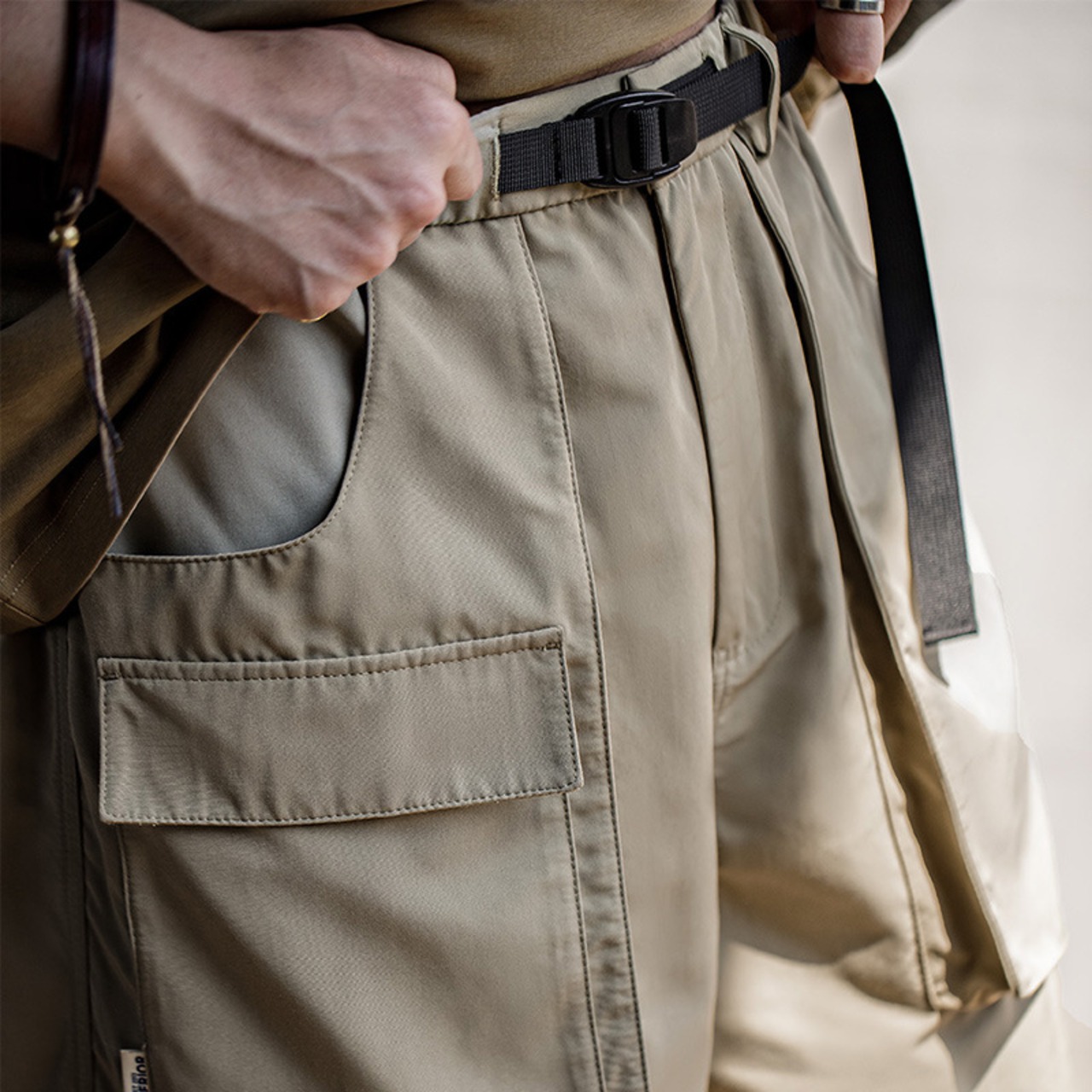 Multi-Pocket Wide-Leg Nylon Shorts ◇H0418