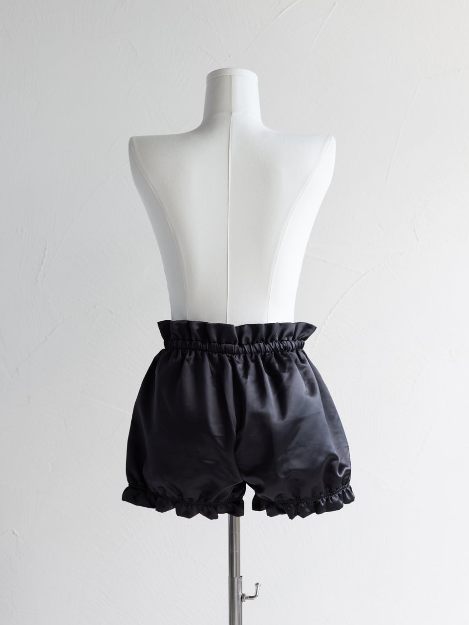 美品 コムデギャルソン かぼちゃパンツ バルーン 黒 ショートパンツ ブラック 新商品!!】Pumpkin Pants かぼちゃパンツ☆決済から1週間前後に順次