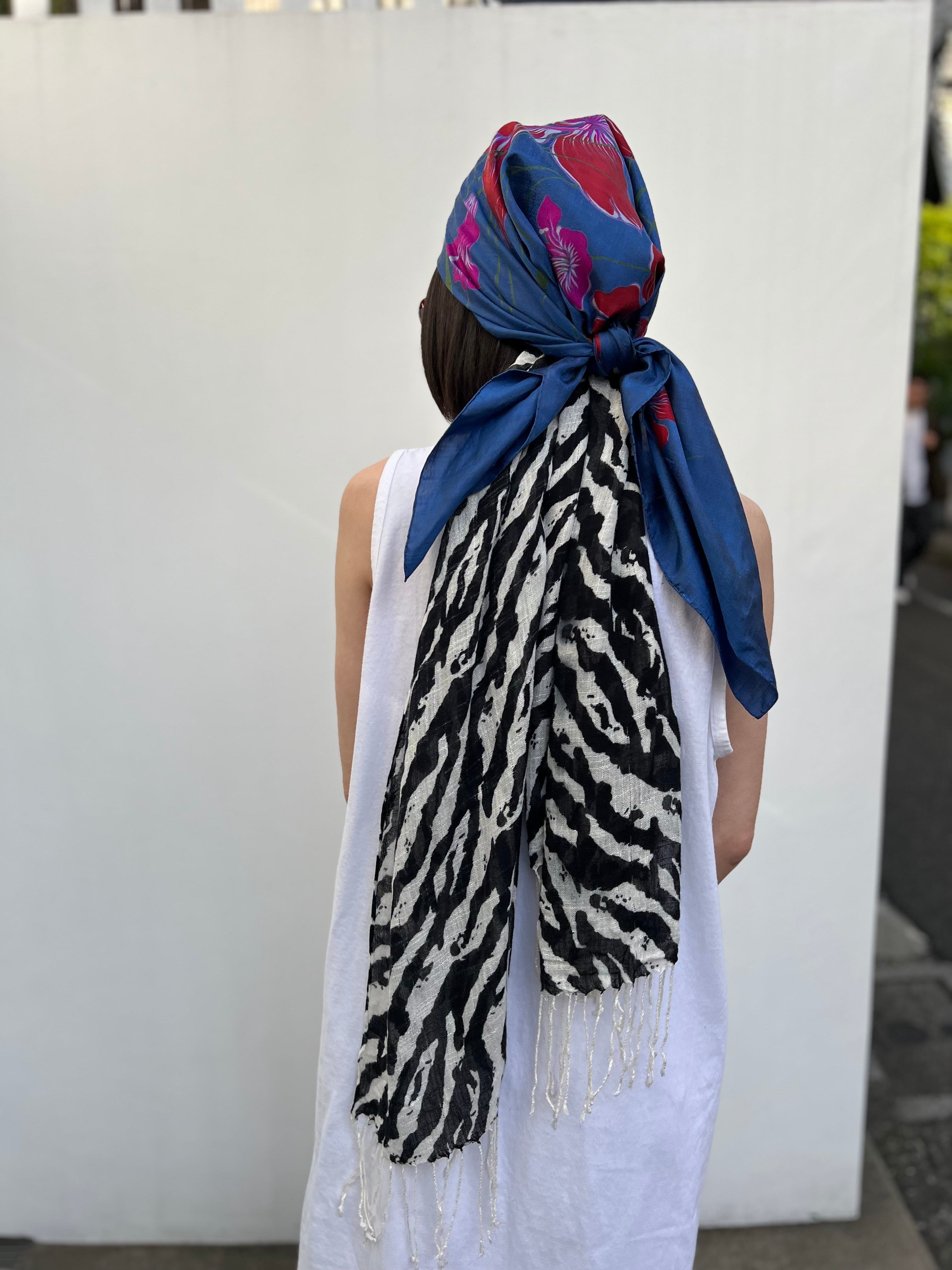 Vintage Thai silk navy × floral scarf ( ヴィンテージ タイシルク