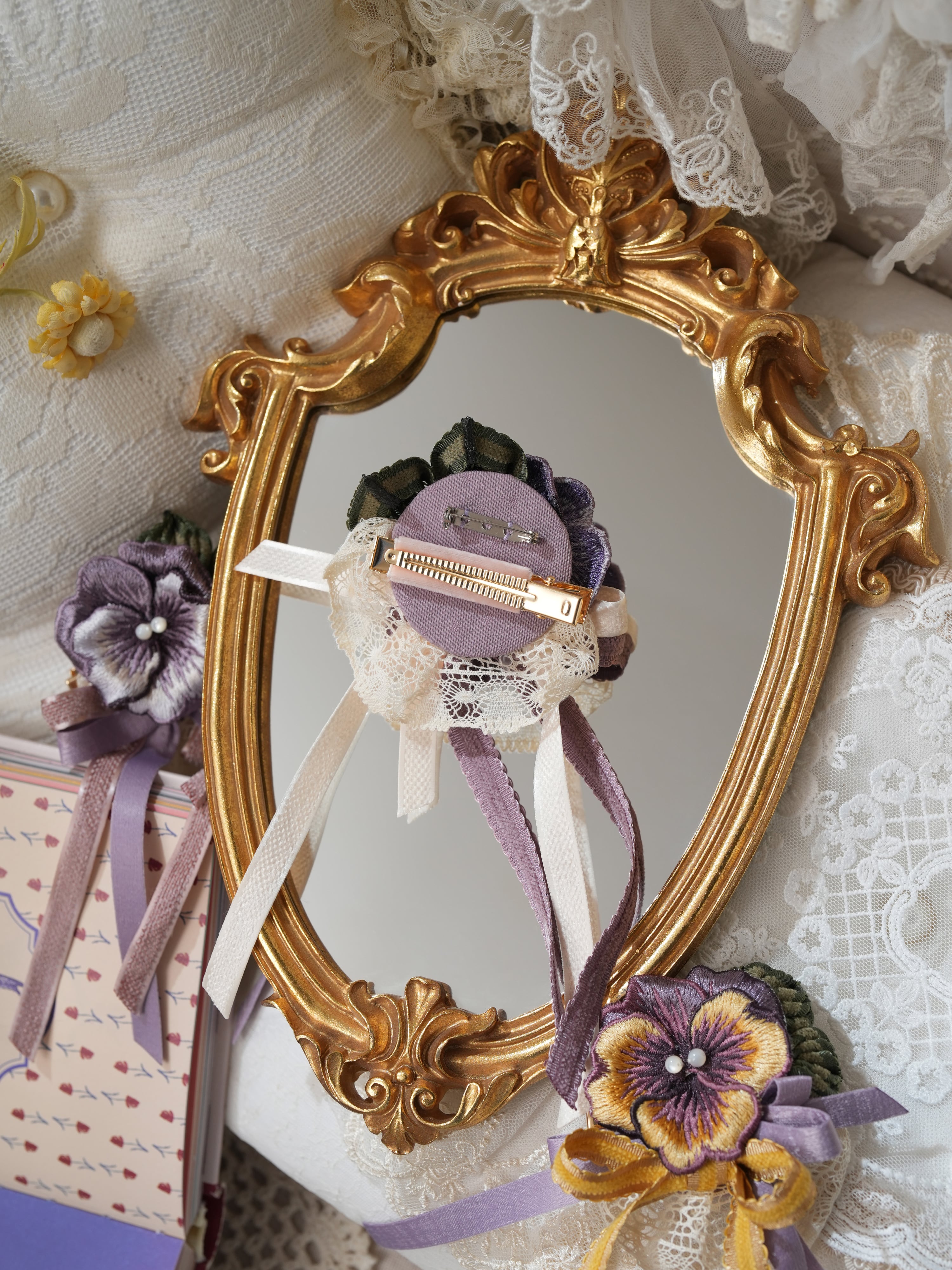 すみれの物語 刺繍ブローチ/クリップ | HoshibakoWorks