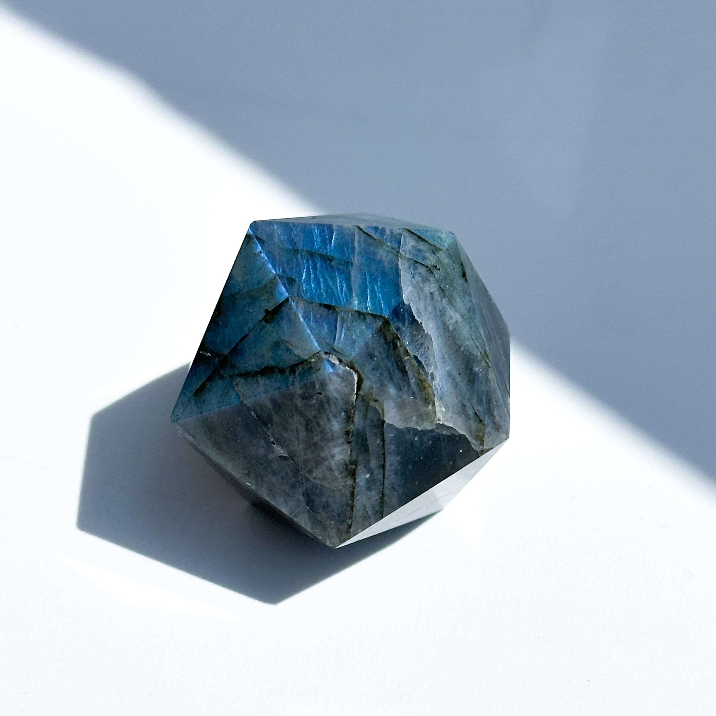 天然石ラブラドライトパーツ　ドラゴン　No.2130 ラブラドライト 正二十面体 02◇ Labradorite ◇天然石・鉱物