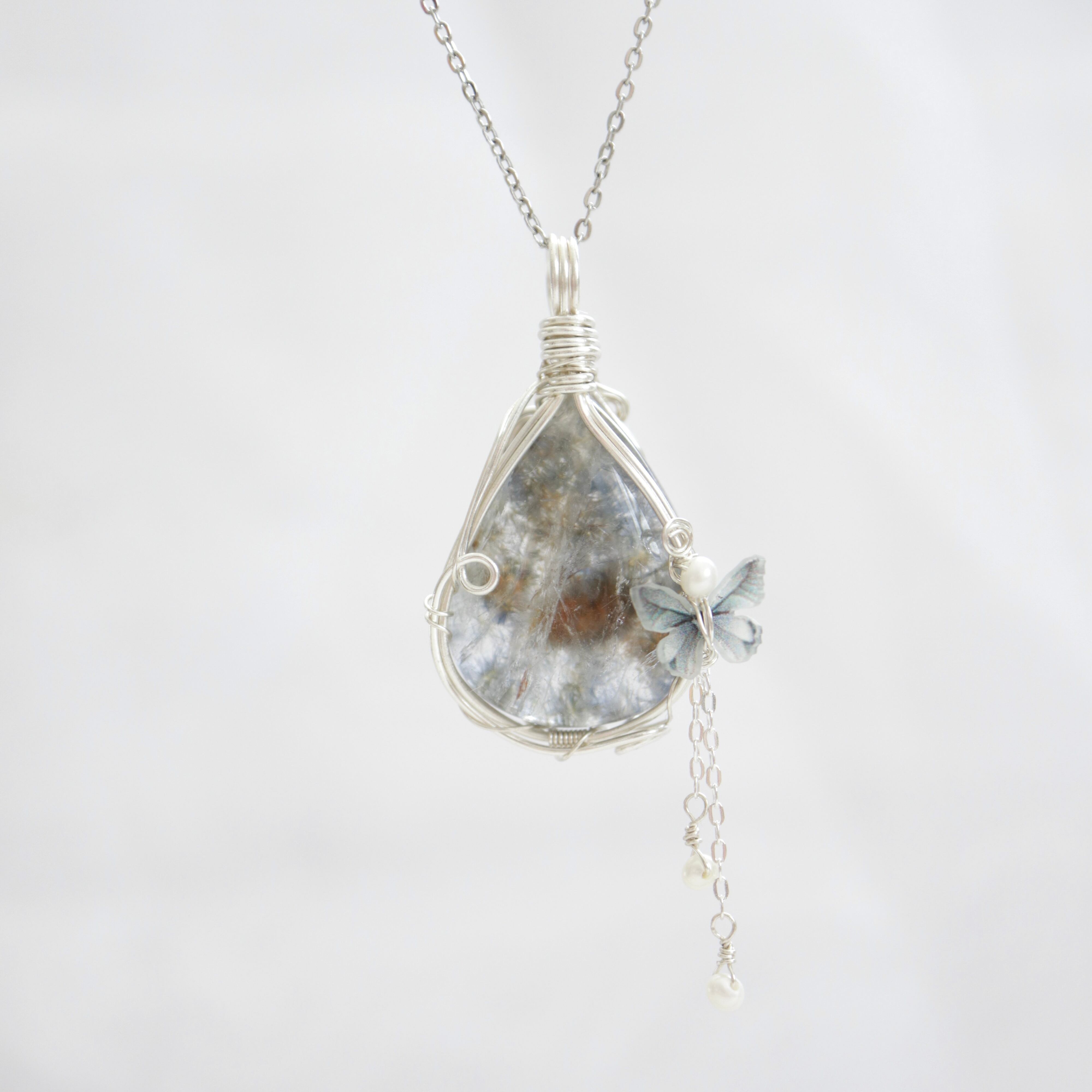 デュモルチェライトインクォーツ ドロップカット ワイヤーラッピング