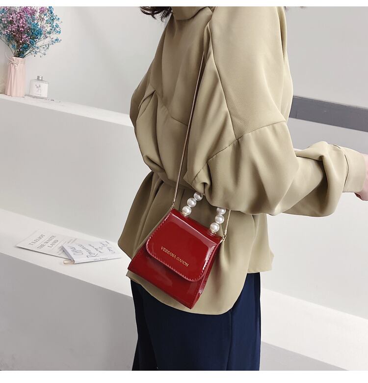 バッグ女性バッグ2020新しいネット赤い海の気質チェーンハンドバッグショルダーメッセンジャーバッグバージョン野生の小さな正方形のバッグ Tiancai_Wing_Bag9079160