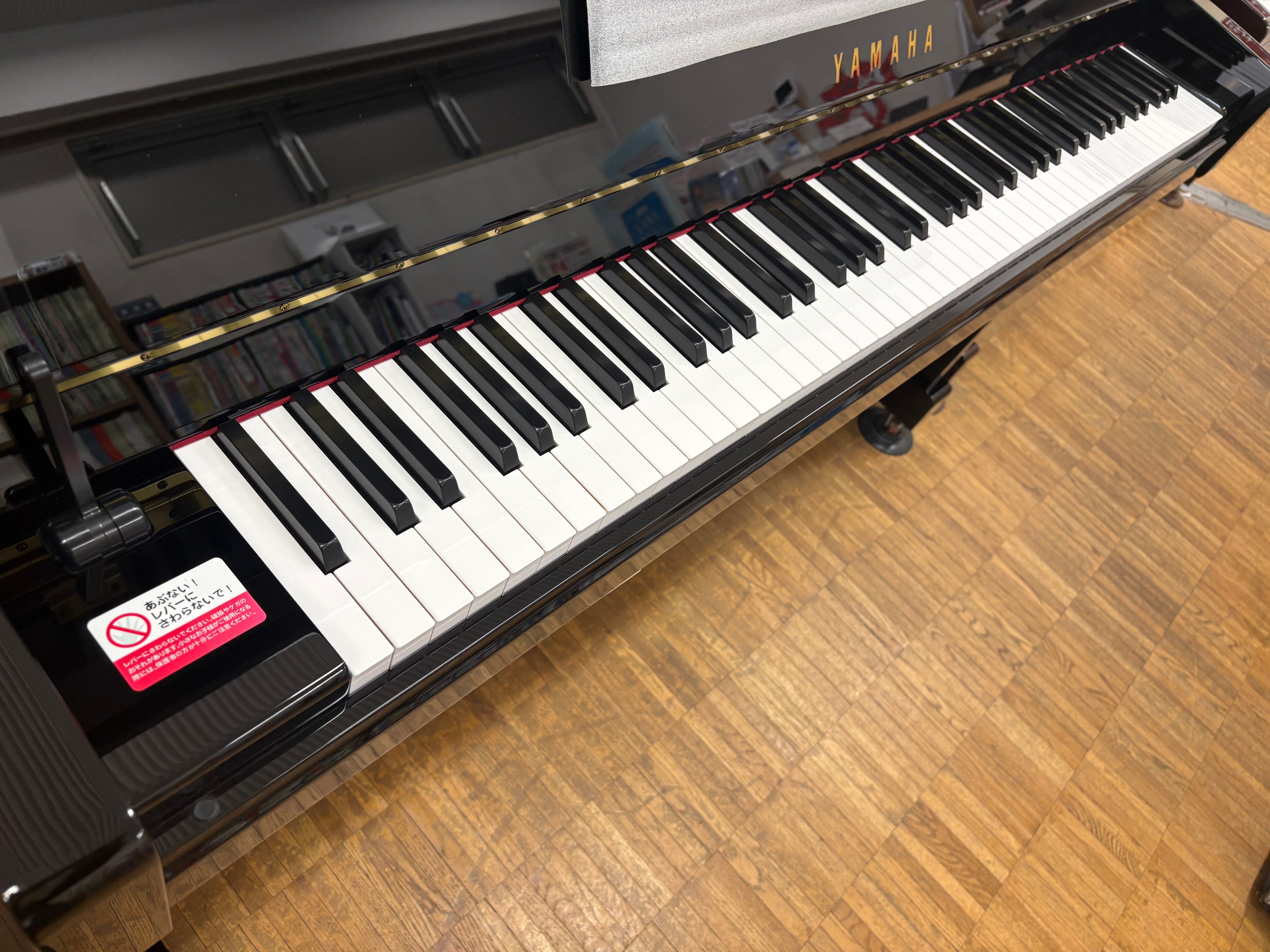【値下げしました！】【展示処分品】ヤマハアップライトピアノ b121SC3