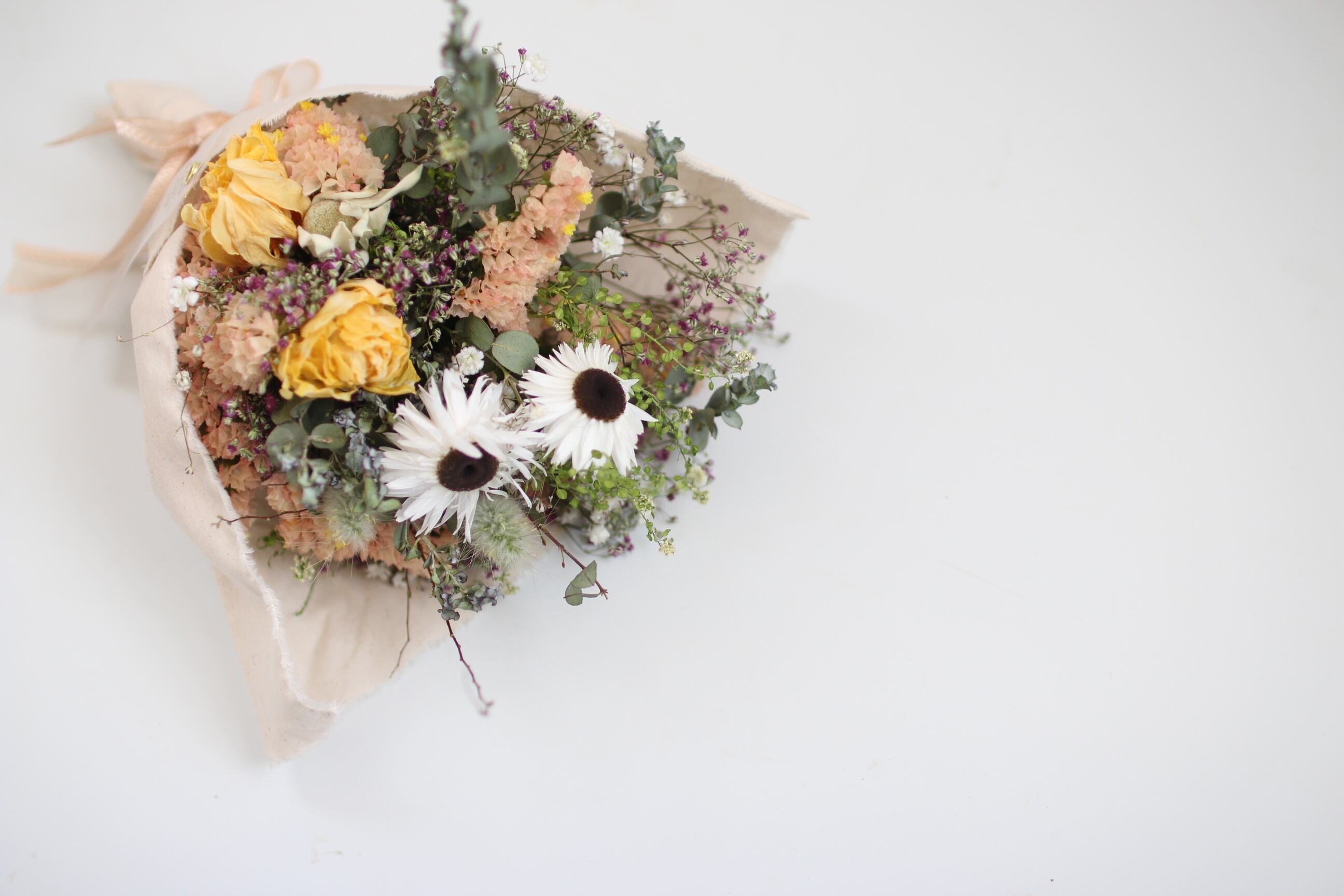 価格 交渉 送料無料 クーポン利用で40 Off送料無料 ドライフラワー 花束 ブーケ かすみ草 母の日 プレゼント 花 スターチス 花材 バラ スイーツ チョコ以