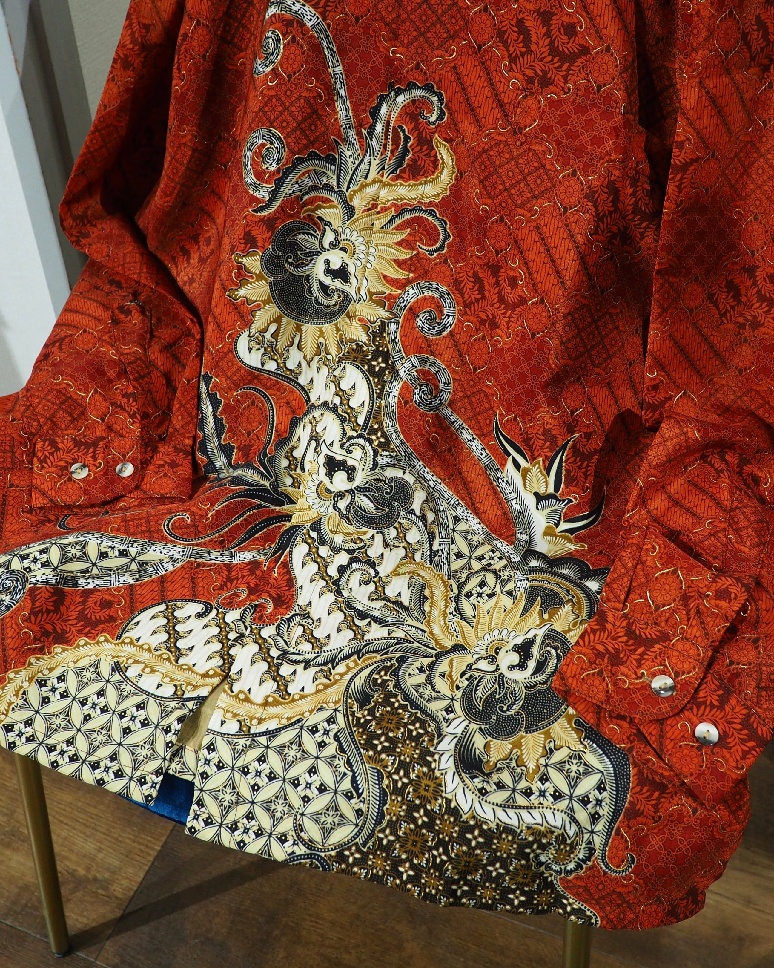 " 絢爛 " Beautiful Oriental Batik Flower Pattern Vintage Drape Loose Shirt