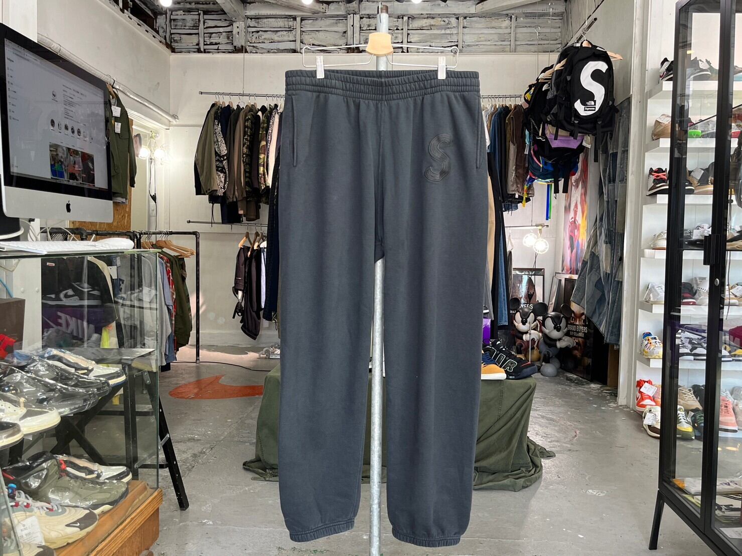 Supreme OVERDYED S LOGO SWEAT PANT BLACK XL 88244 | BRAND BUYERS OSAKA
