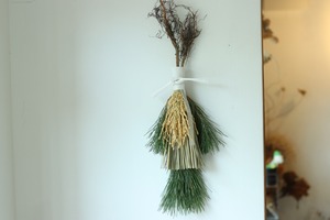 根引き松のお正月飾り 白