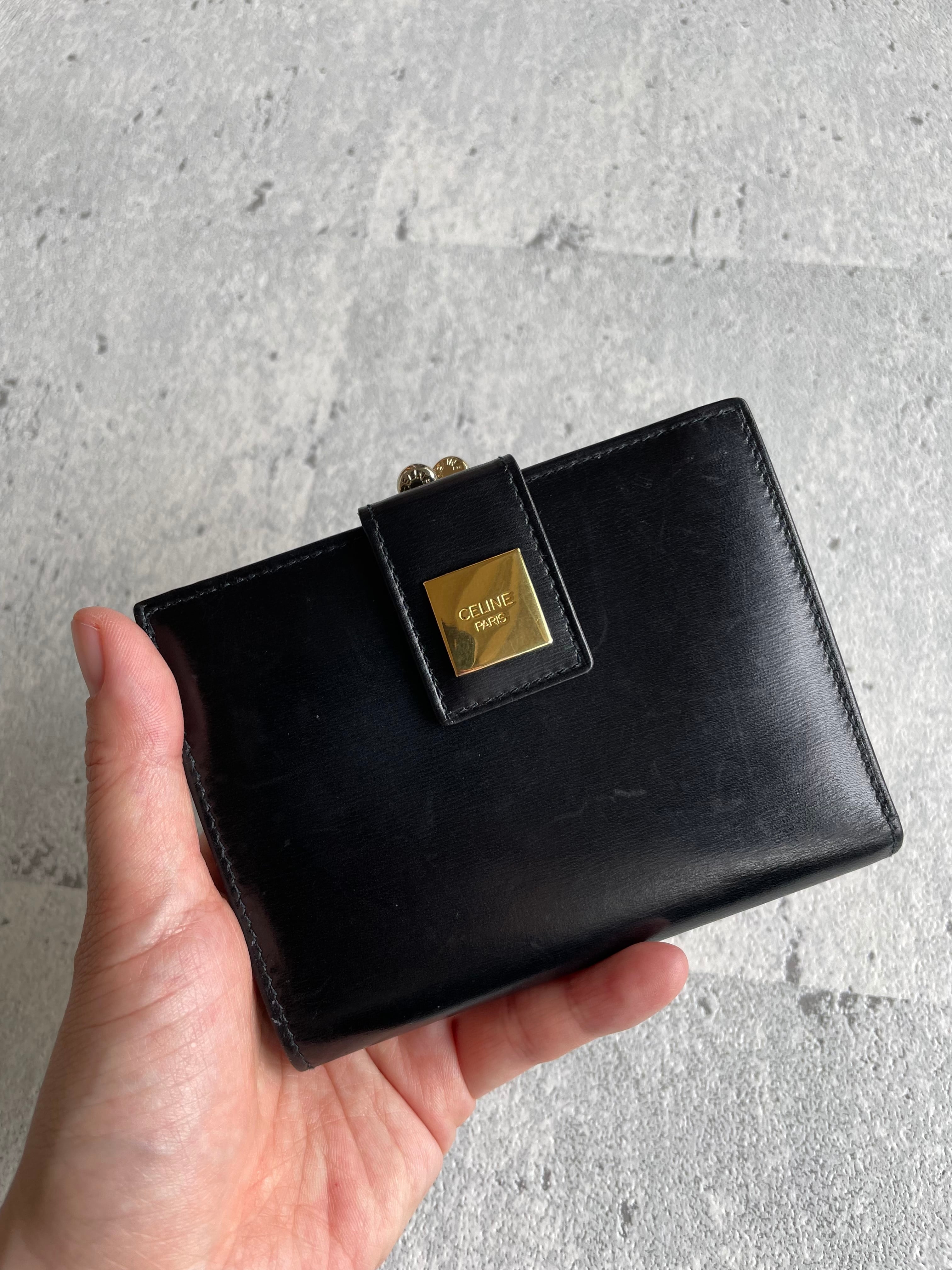 CELINE スクエアプレート がま口二つ折り財布 ブラック | Petit luxe  