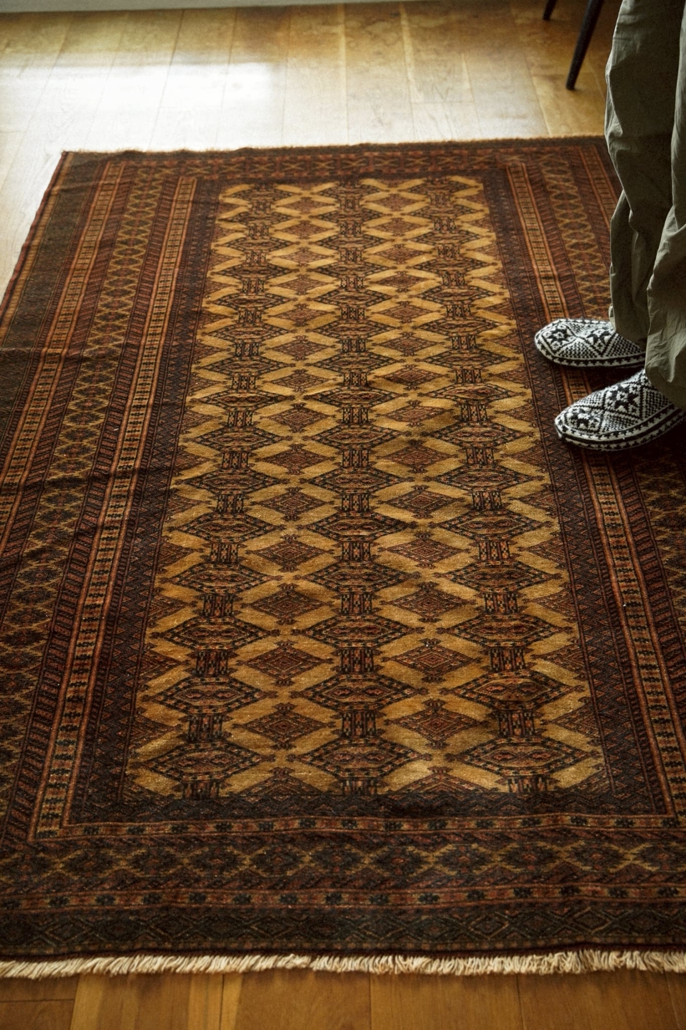 2217-Vintage Turkmen rug