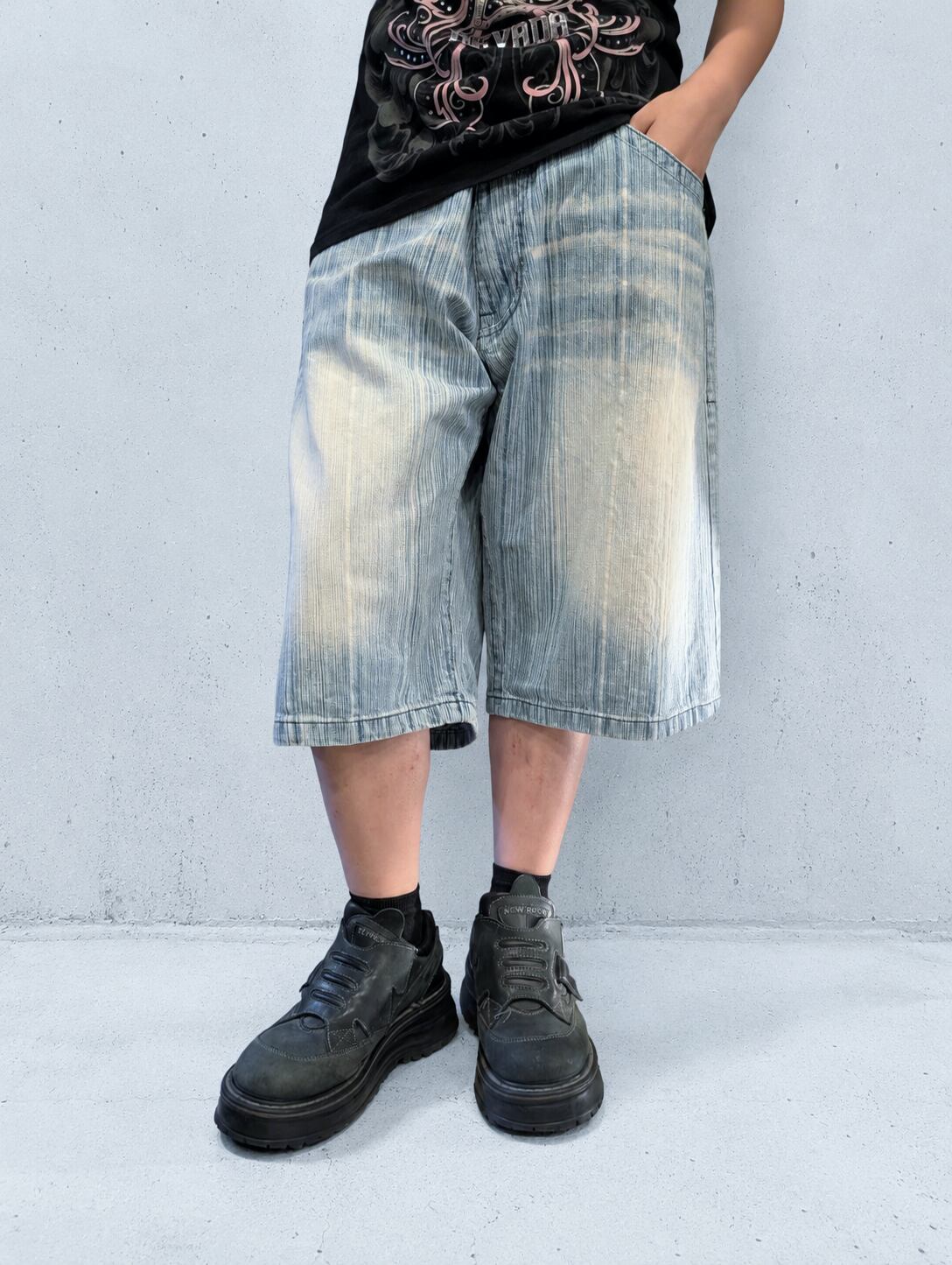 "AVIREX" baggy denim shorts