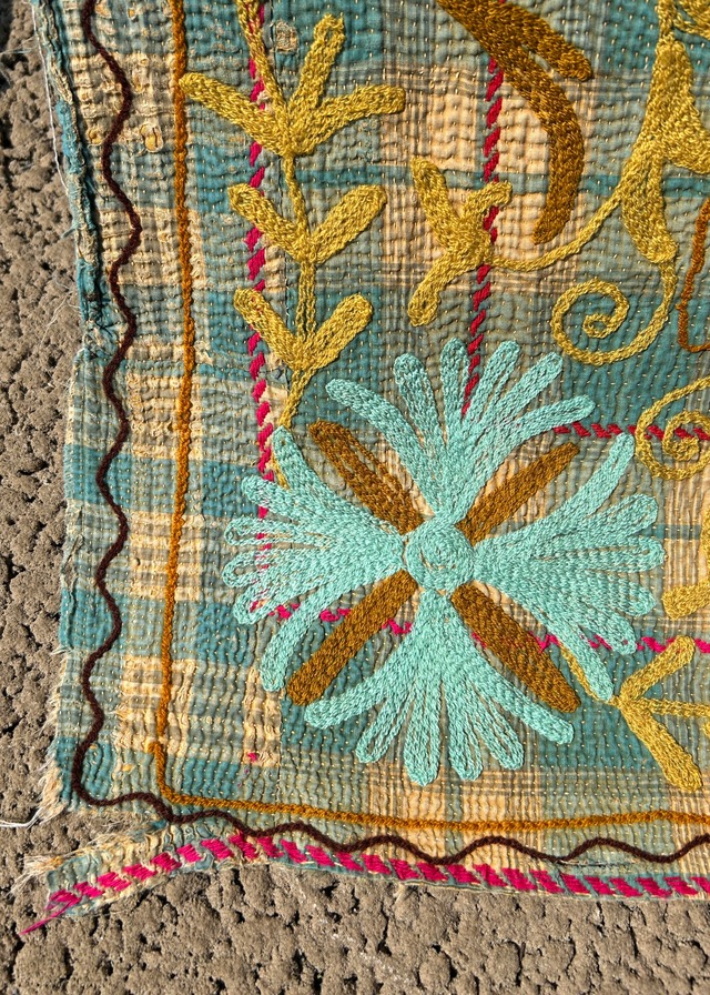 EMBROIDERY KANTHA QUILT_015