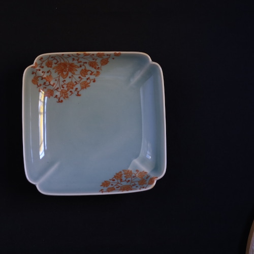 AS李荘窯　青磁華唐草紋隅切り正角皿